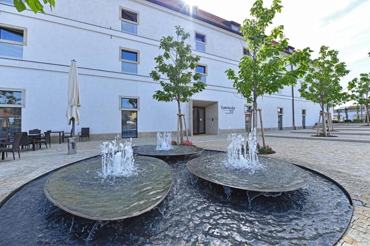 Lotrinsky Hotel Velké Pavlovice Exterior foto